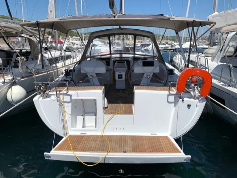 Rent a Hanse Hanse 458 Perigiali