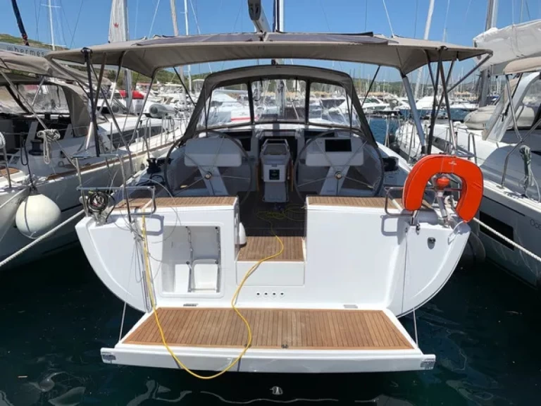 Rent a Hanse Hanse 458 Perigiali