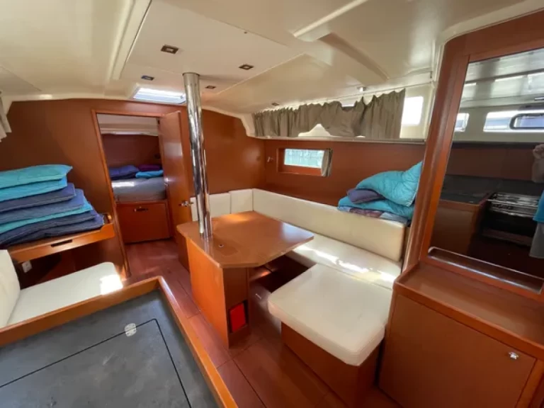 Yacht charter Perigiali cheap Oceanis 41.1