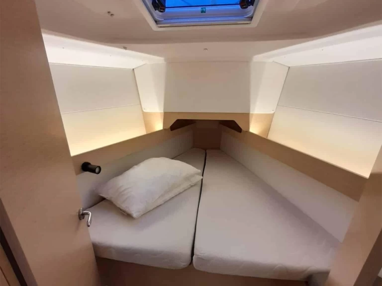 Sailboat for rent Salivoli at the best price