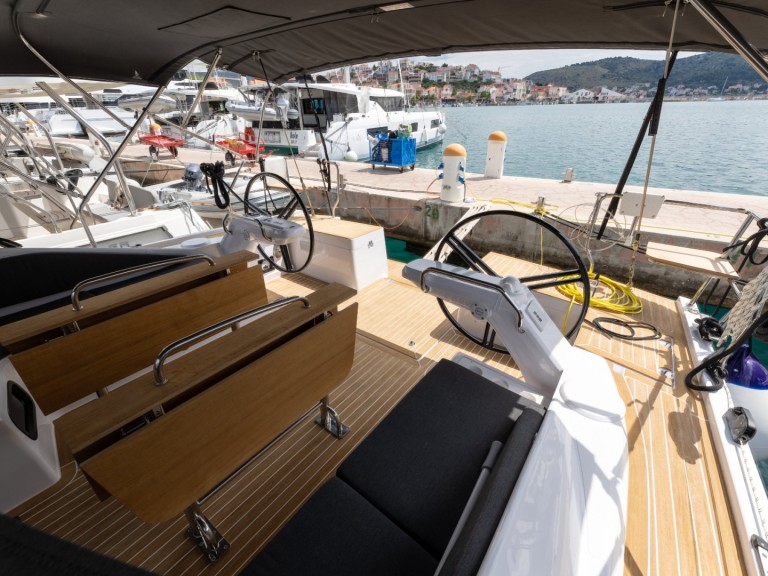 Rent a Elan Impression 45 Split