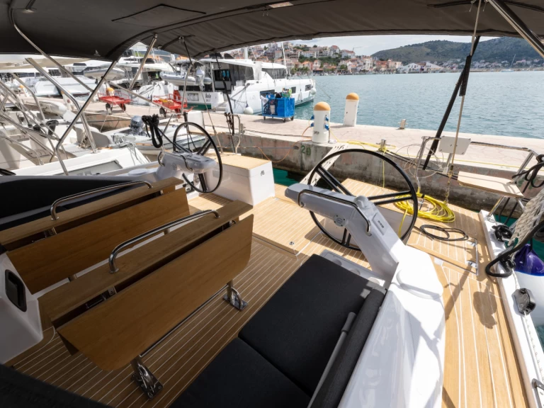 Rent a Elan Impression 45 Split