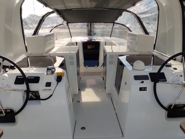 Sailboat rental with or without captain Jeanneau Agropoli