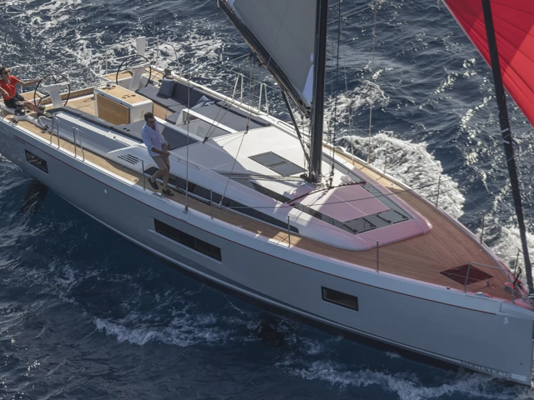 Sailboat rental with or without captain Bénéteau Olbia