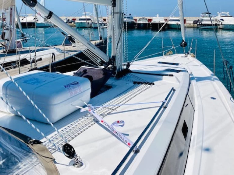Sailboat rental in Punta Ala - Bavaria Bavaria C42