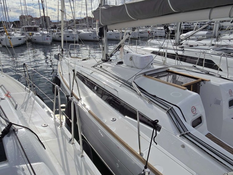 Sailboat rental in Biograd na Moru - Jeanneau Sun Odyssey 349