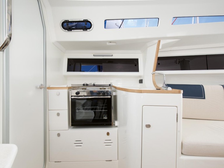 Sailboat rental with or without captain Italia Yachts Punat