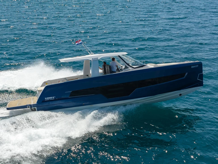 Luxury Yacht rental with or without captain Fjord Kaštela