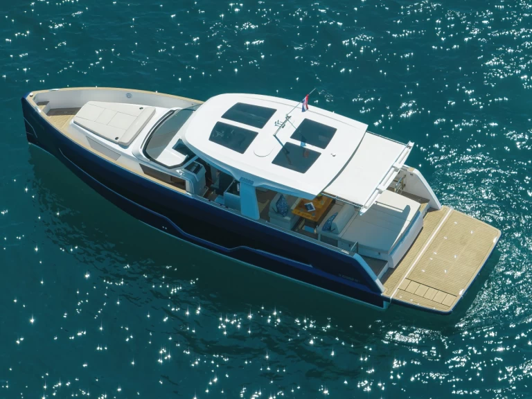Luxury Yacht for rent Kaštela at the best price