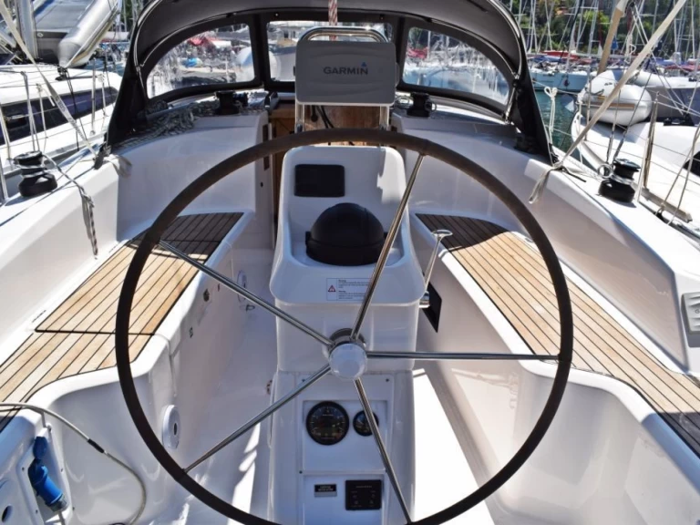 Yacht charter Zaton cheap Cruiser 34
