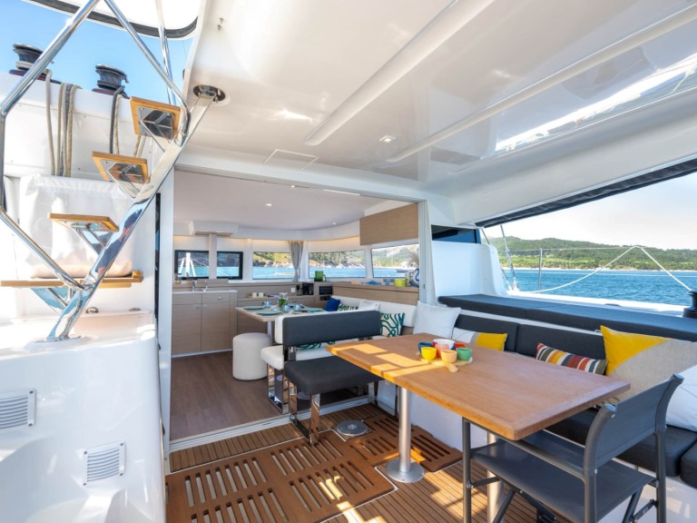 Catamaran rental in Kaštela - Lagoon Lagoon 43