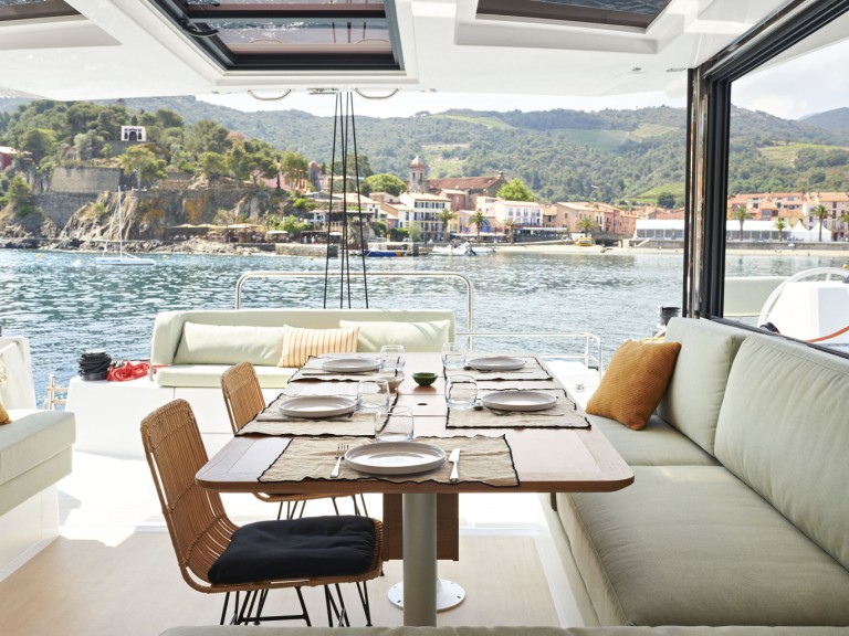 Yacht charter Saint-Mandrier-sur-Mer cheap Bali Catsmart