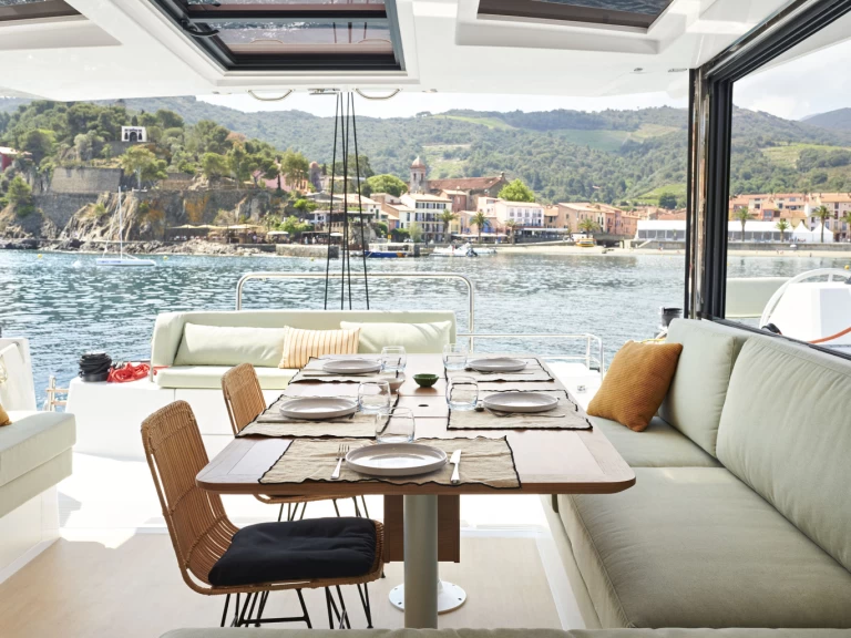 Yacht charter Saint-Mandrier-sur-Mer cheap Bali Catsmart