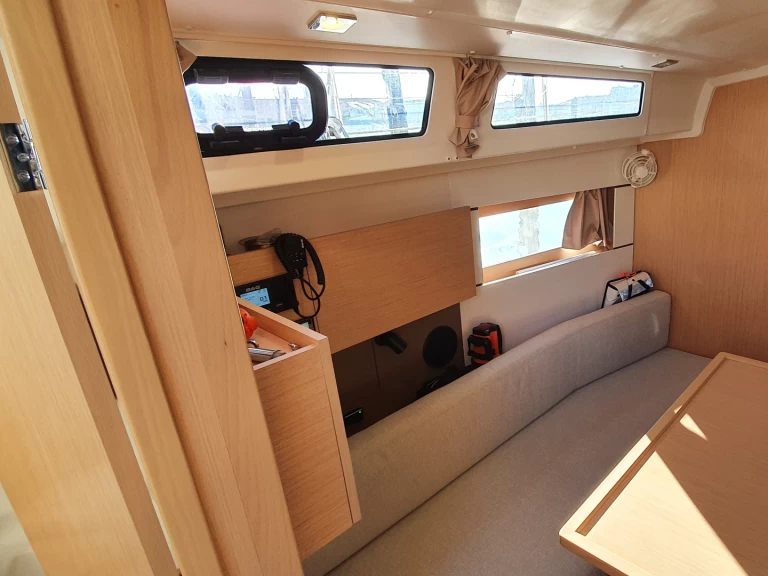 Yacht charter Olbia cheap Oceanis 38 (3/2)