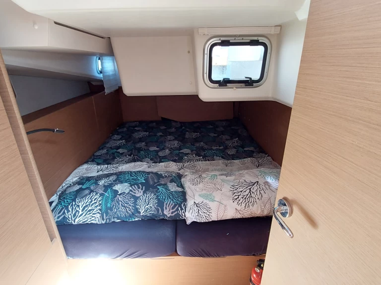 Boat rental Jeanneau Sun Odyssey 440 - 4 cabine - 2 bagni in Castiglioncello on Samboat