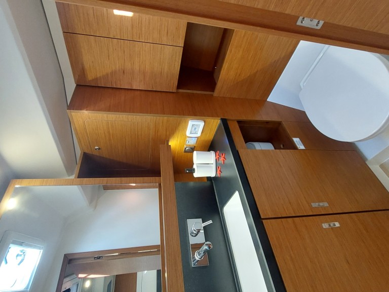 Hanse Hanse 460 - 4 cabine - 2 bagni - 8 posti letto in Castiglioncello on SamBoat