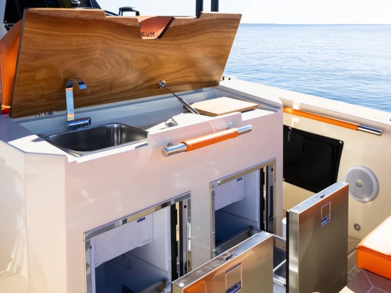 Motorboat for rent Taormina at the best price