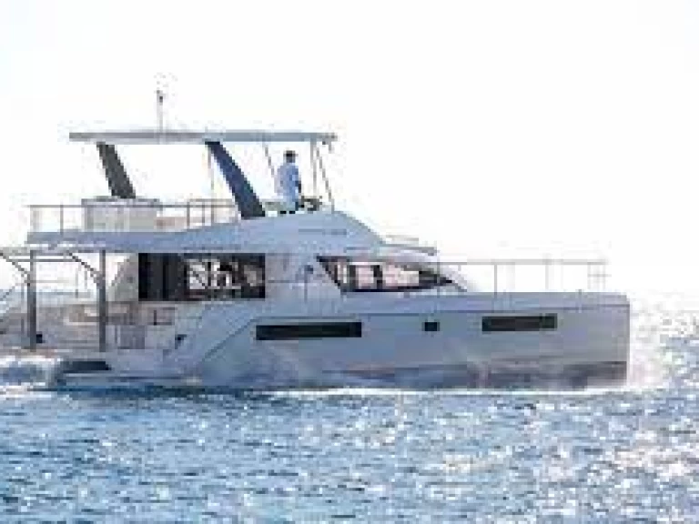 Motorboat rental in Phuket Yacht Haven Marina - Leopard Leopard 43