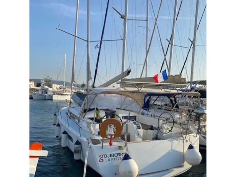 Rent a Jeanneau Sun Odyssey 440 Paros (Island)