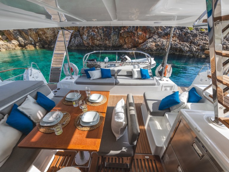 Lagoon Lagoon 43 in Lefkáda on SamBoat