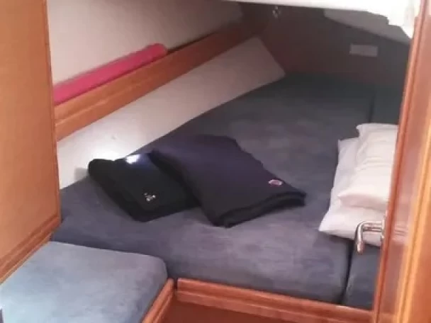 Sailboat for rent Rodi Garganico at the best price