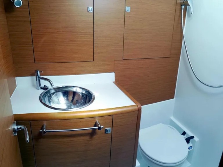 Rent a Jeanneau Sun Odyssey 449 Agropoli