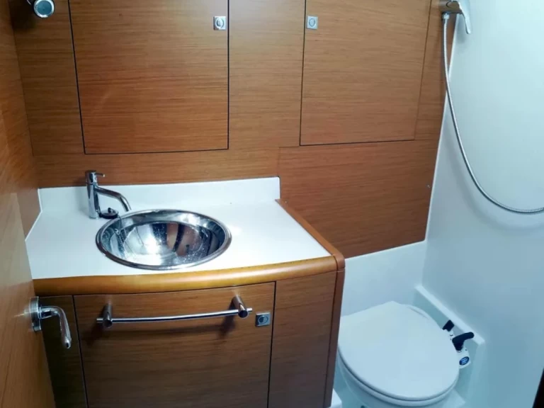 Rent a Jeanneau Sun Odyssey 449 Agropoli