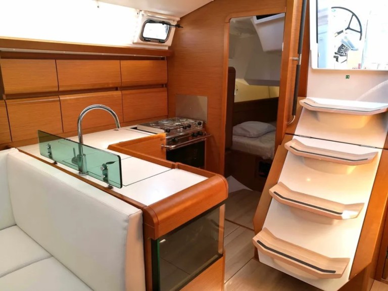 Yacht charter Agropoli cheap Sun Odyssey 449