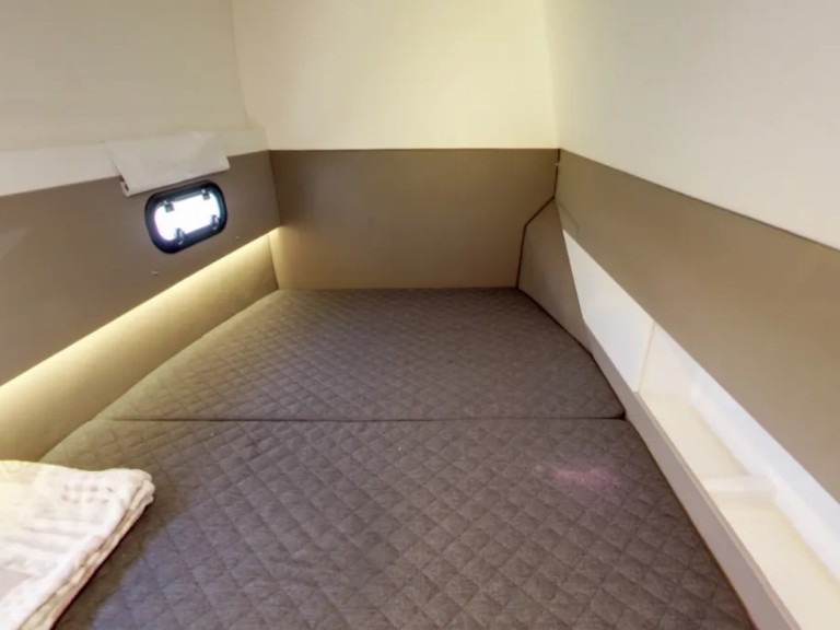 Yacht charter Agropoli cheap Bali 4.1