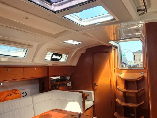 Rent a Bavaria Cruiser 41 Olbia