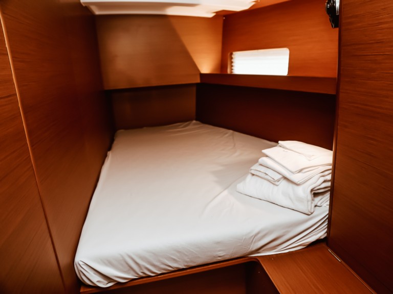 Jeanneau Sun Loft 47 in Punta Ala on SamBoat