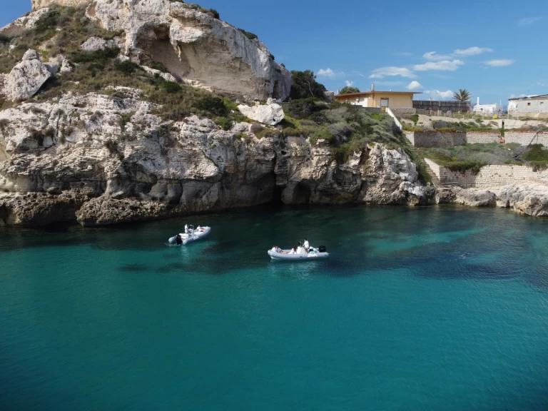 Yacht charter Cagliari cheap Bwa 550