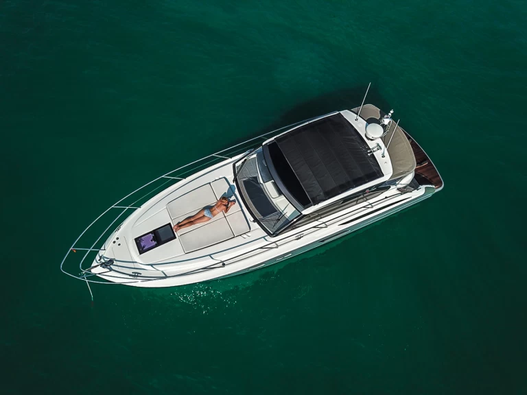 Boat rental Princess Princess 39 in Phuket (City) on Samboat