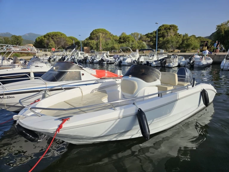 Motorboat for rent Saint-Florent at the best price