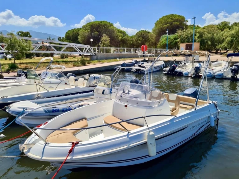 Jeanneau Cap Camarat 5.5 CC in Saint-Florent on SamBoat