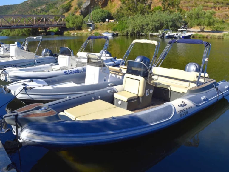 Bareboat Rental RIB Motonautica-Vesuviana with a boat licence
