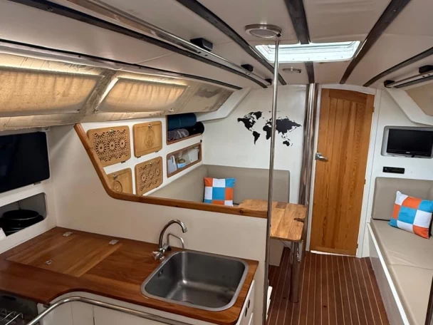 Jeanneau Sun Fizz in El Porvenir on SamBoat