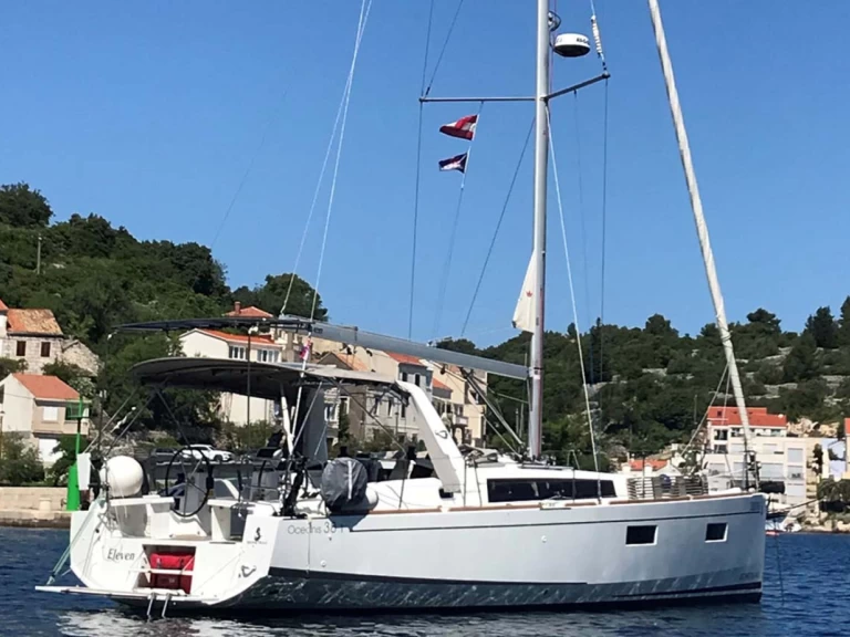 Boat rental Bénéteau Oceanis 38.1 in Split on Samboat