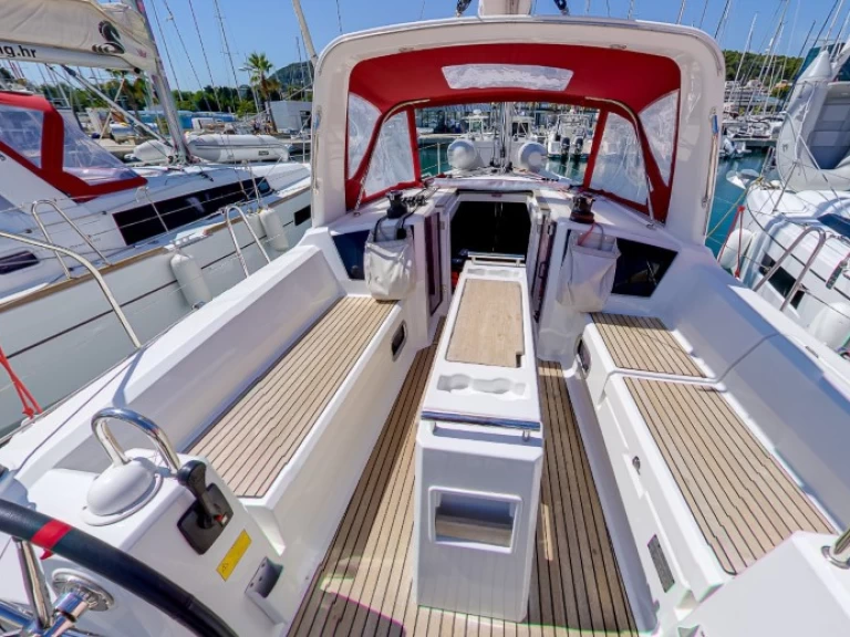 Bareboat Rental Sailboat Bénéteau with a boat licence