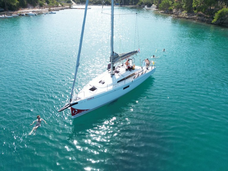 Bareboat Rental Sailboat Bénéteau with a boat licence