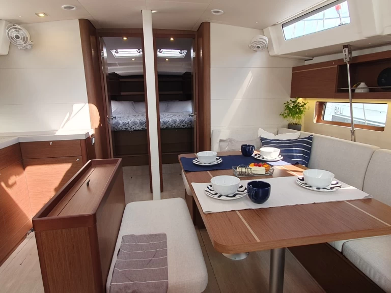 Rent a Bénéteau Oceanis 46.1 Split