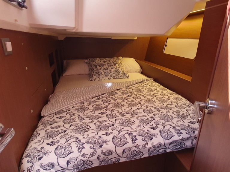 Sailboat for rent Split at the best price