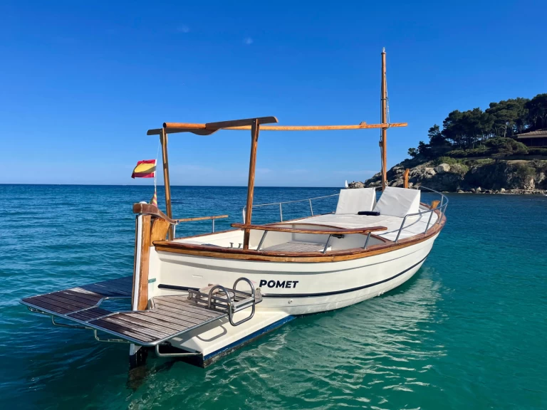 Motorboat rental with or without captain Menorquin-Yachts Palamós