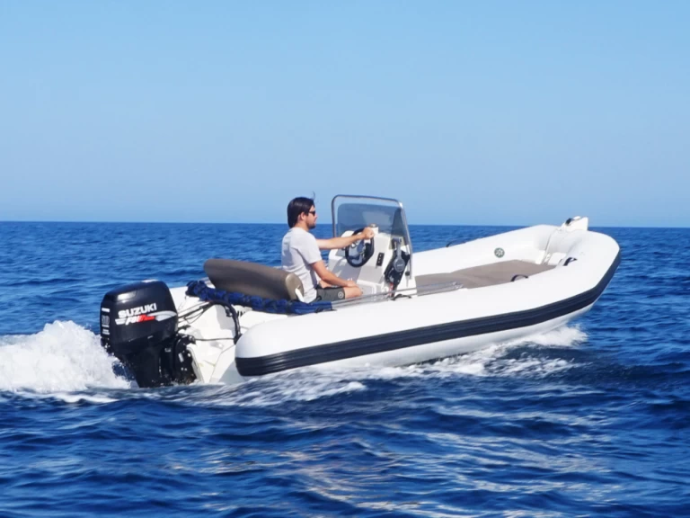 Boat rental Zodiac Medline 500 in Calella de Palafrugell on Samboat