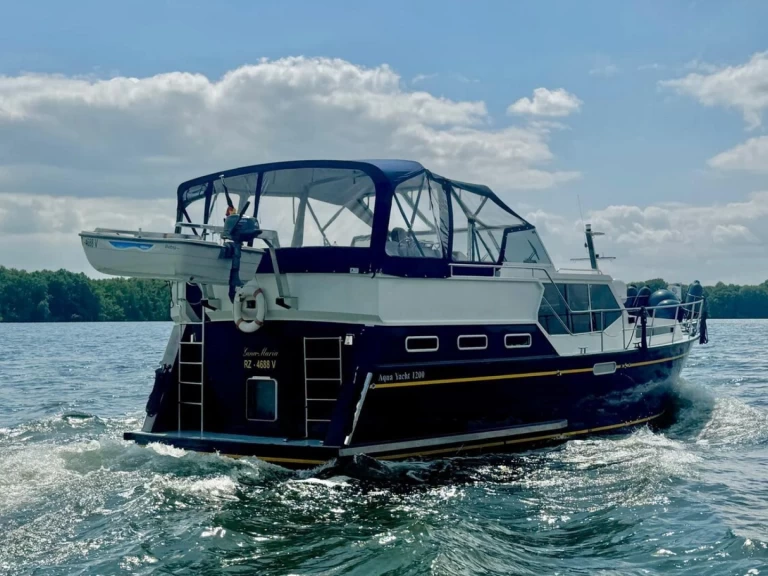 Motoryacht Aqua Yacht 1200 charter bareboat or captained in  Waren (Müritz)