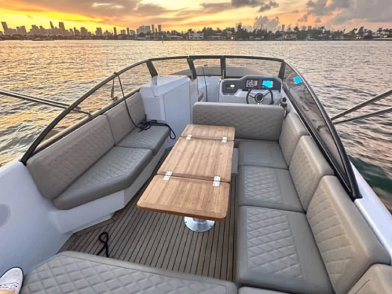 Motorboat for rent Riviera Beach at the best price