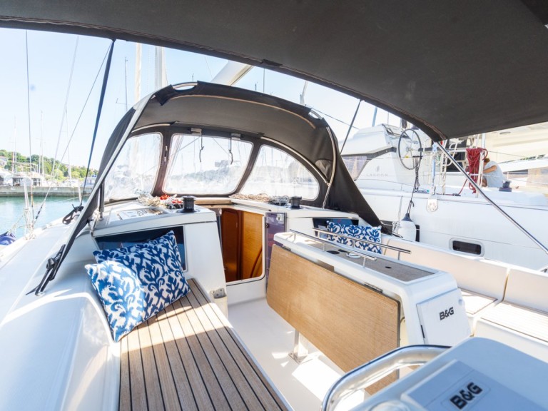 Sailboat rental with or without captain Dufour Pula