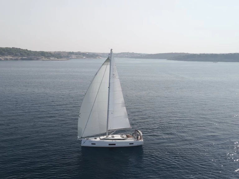 Boat rental Bavaria Bavaria C45 in Pula on Samboat