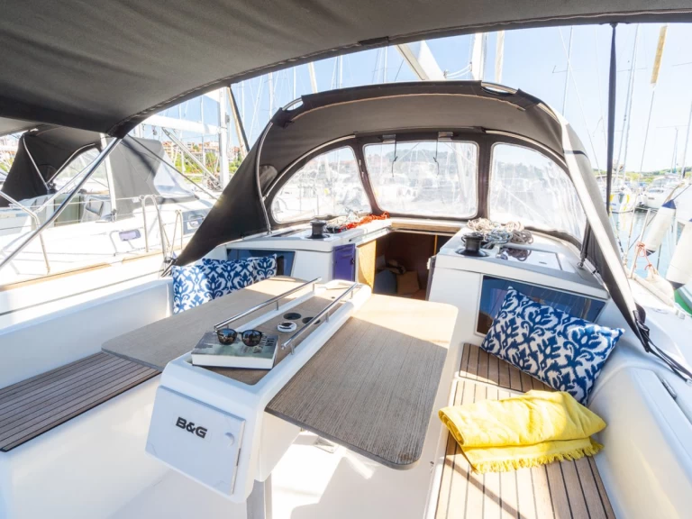 Sailboat rental with or without captain Dufour Pula