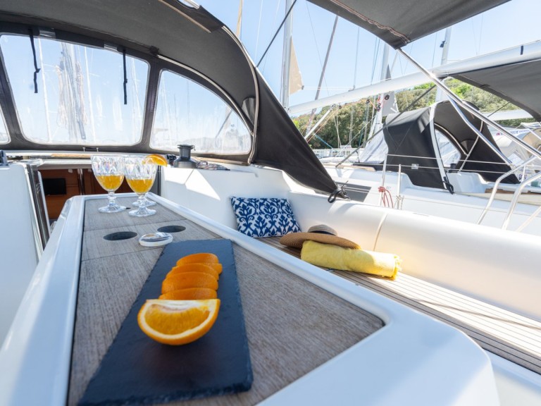 Rent a Dufour Dufour 412 Grand Large Pula